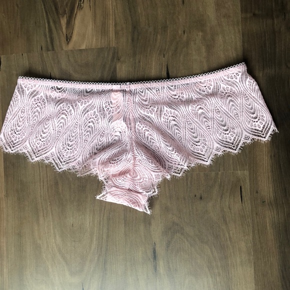 Victoria’s Very Sexy cheeky lace panty - Picture 4 of 5